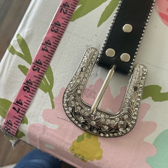 Genuine, leather ladies bling out black belt with rhinestone, cowboy boot detail - Picture 4 of 10